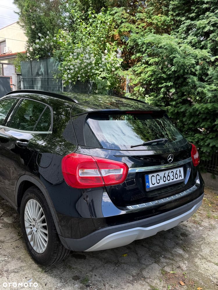 Mercedes-Benz GLA 180 7G-DCT - 8