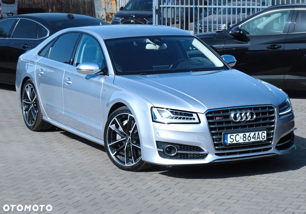 Audi S8 Plus - 40