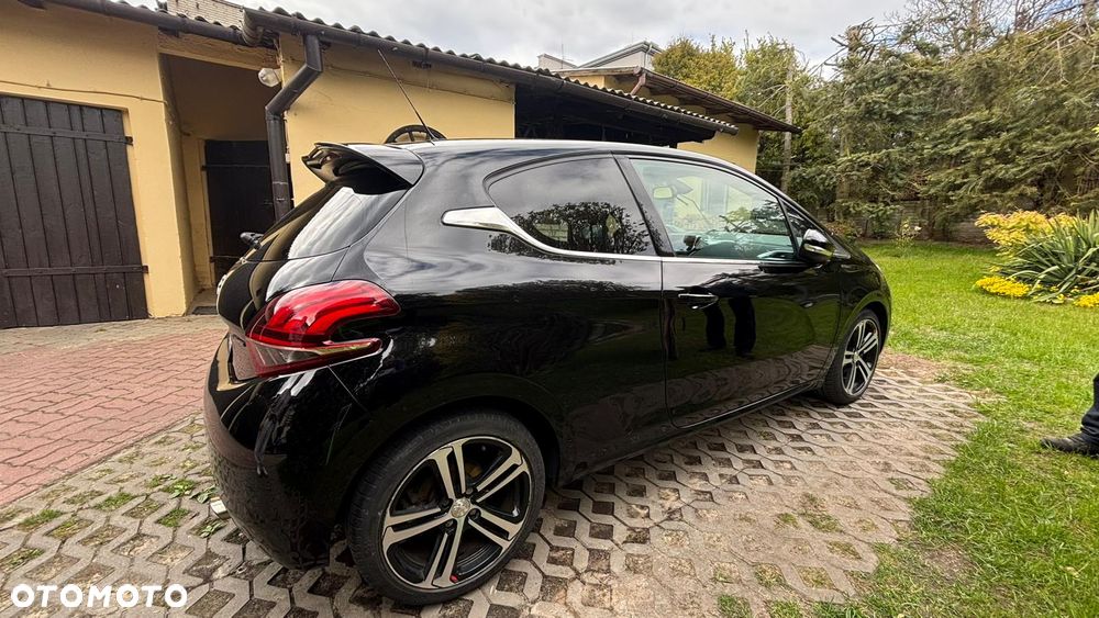 Peugeot 208 - 2