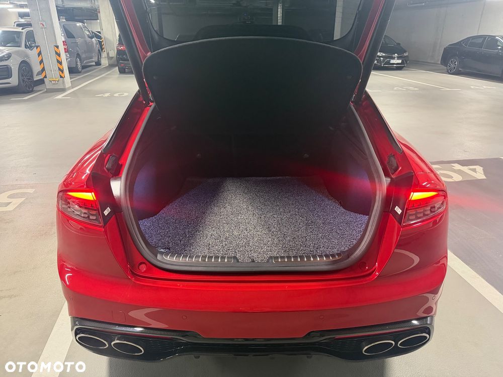 Kia Stinger - 24