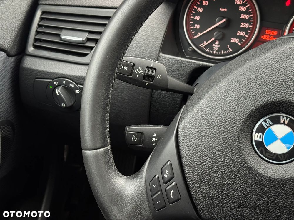 BMW X1 sDrive18d - 27