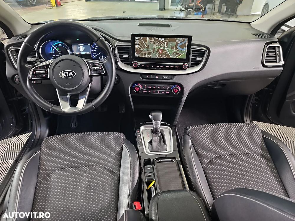 Kia XCeed - 10