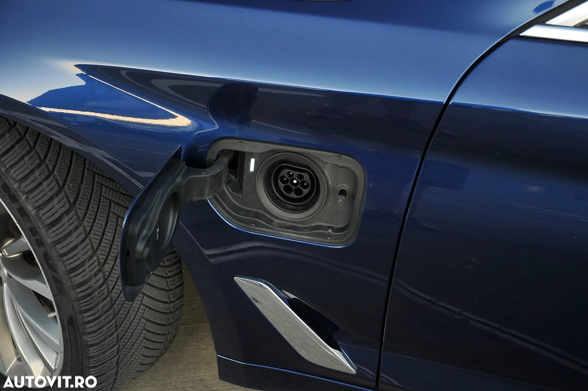 BMW Seria 5 530e xDrive AT PHEV - 31