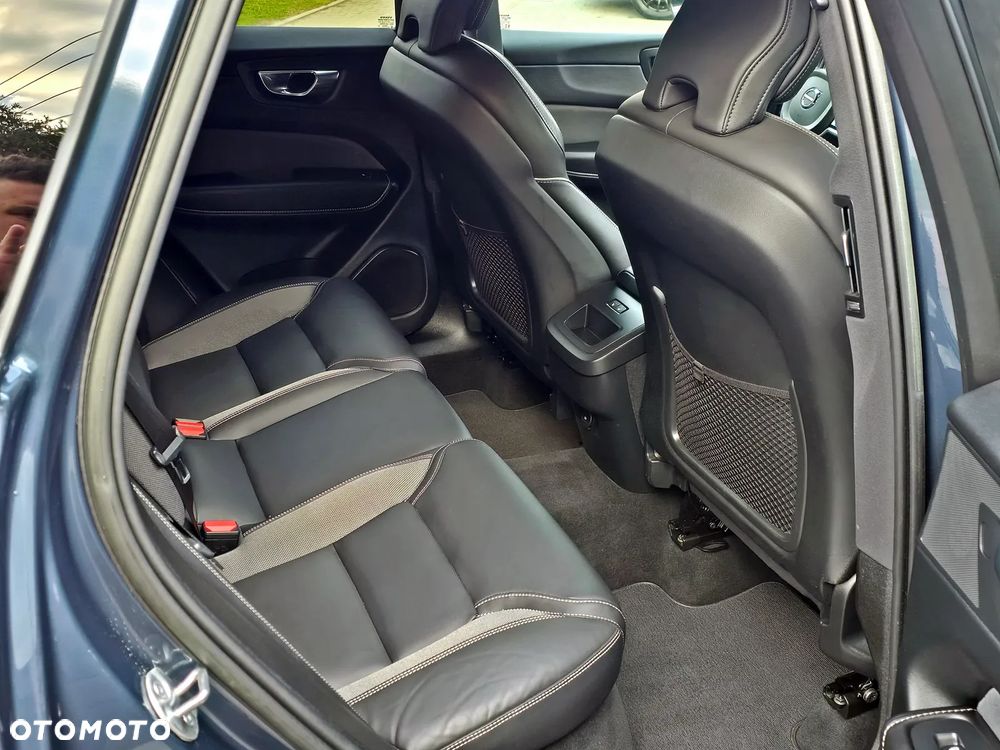 Volvo XC 60 B4 D AWD Geartronic RDesign - 19