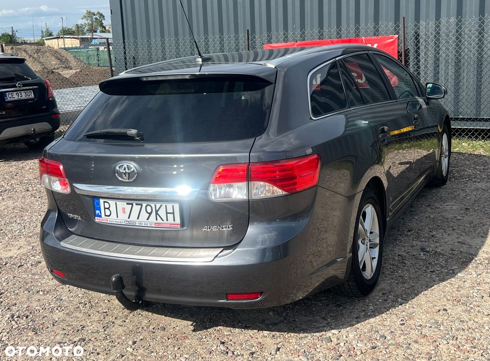 Toyota Avensis Combi 2.0 D-4D Executive - 30