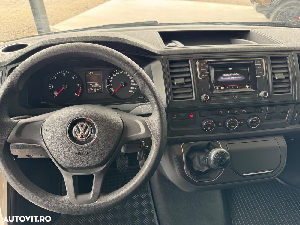 Volkswagen Multivan - 22