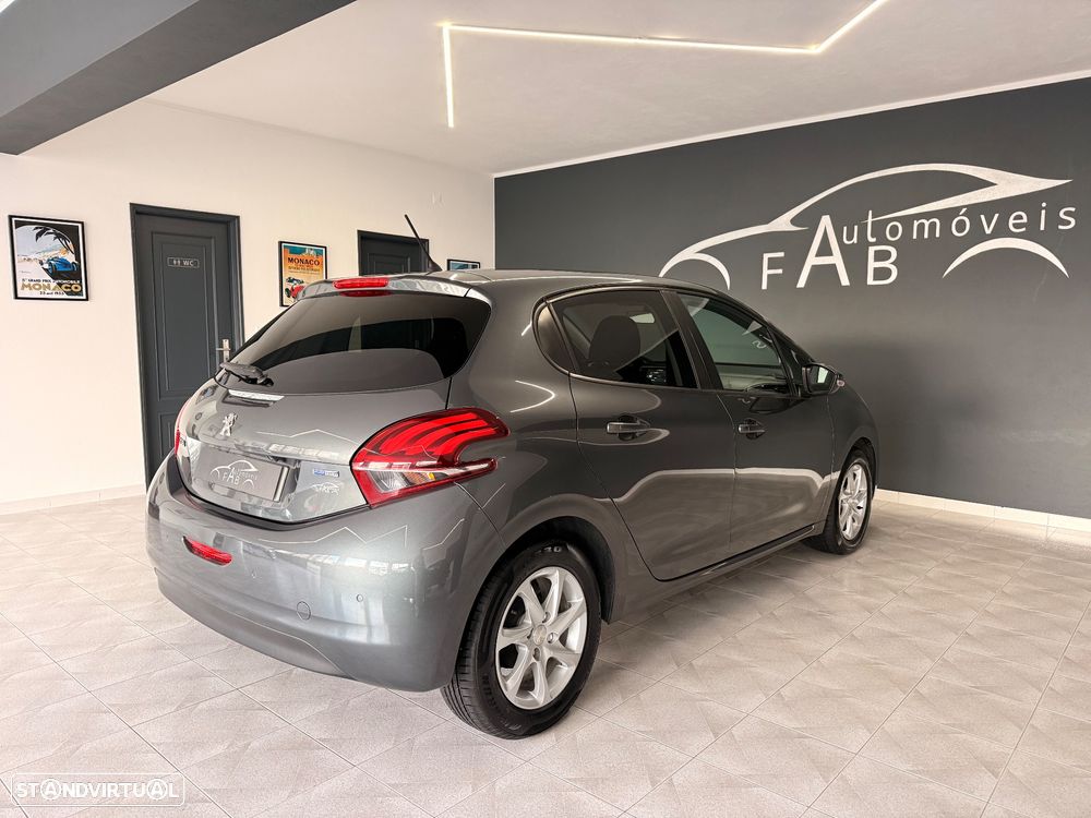 Peugeot 208 1.2 PureTech Style - 5