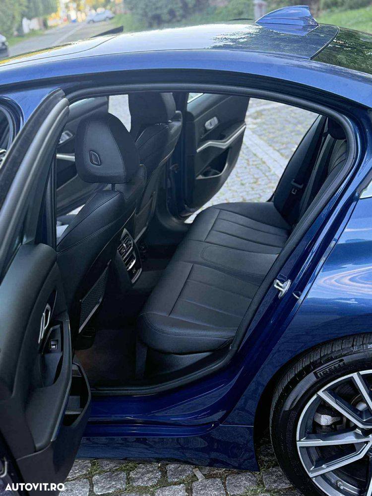 BMW Seria 3 330i GT AT - 10