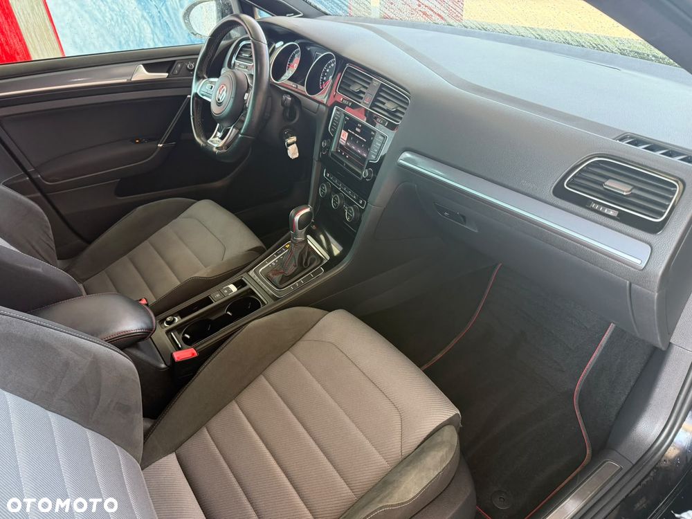 Volkswagen Golf - 9