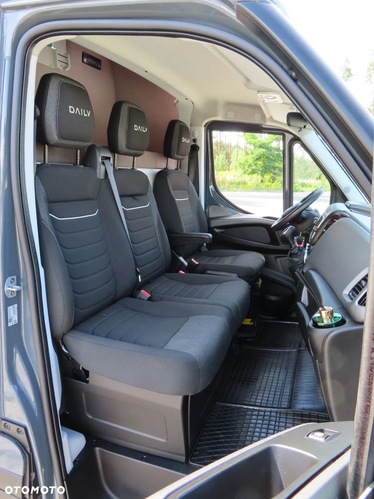 Iveco DAILY 35S18 3.0 HPI 180 KM POWER Hi-Matic AUTOMAT JEGGER Laweta POMOC DROGOWA Przewóz Pojazdów AUTOLAWETA 5100 mm Dł. Platformy DMC 3500 Kg Rozstaw Osi 4100 mm WZMACNIANE Zawieszenie Adaptacyjne Pneumatyczne Tylna Kabina Sypialniana LAMAX FULL LED Pełna Opcja Wyposażenia STAN JAK NOWY OKAZJA DOSTEPNA I GOTOWA - 29
