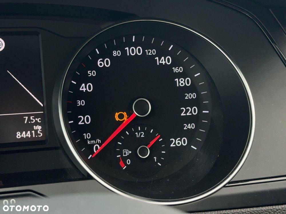 Volkswagen Passat - 18