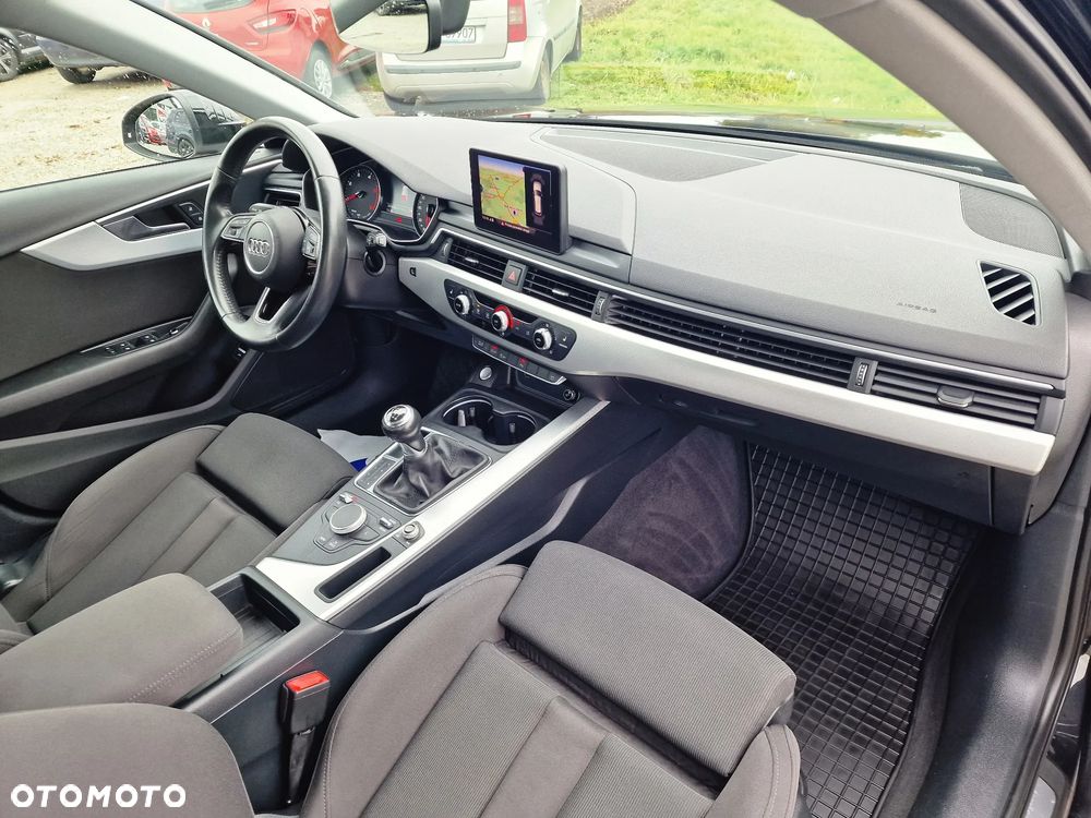 Audi A4 Avant 2.0 TDI DPF clean diesel S line Sportpaket - 30