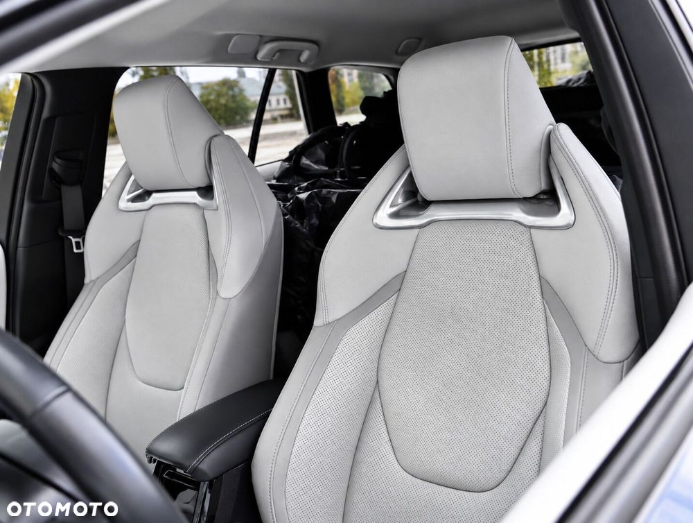Toyota Corolla 2.0 Hybrid Executive - 19