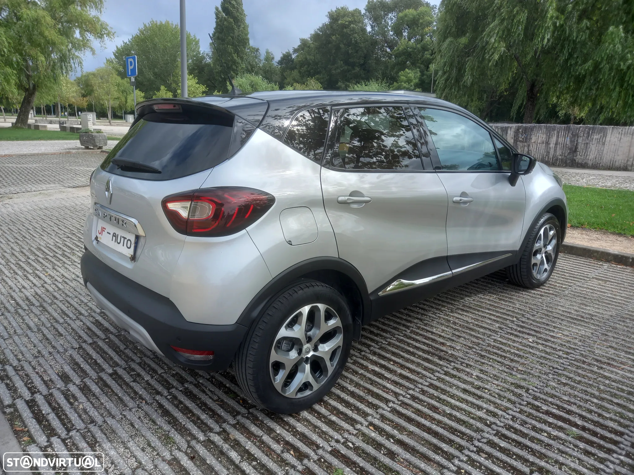 Renault Captur 0.9 TCE Exclusive - 17