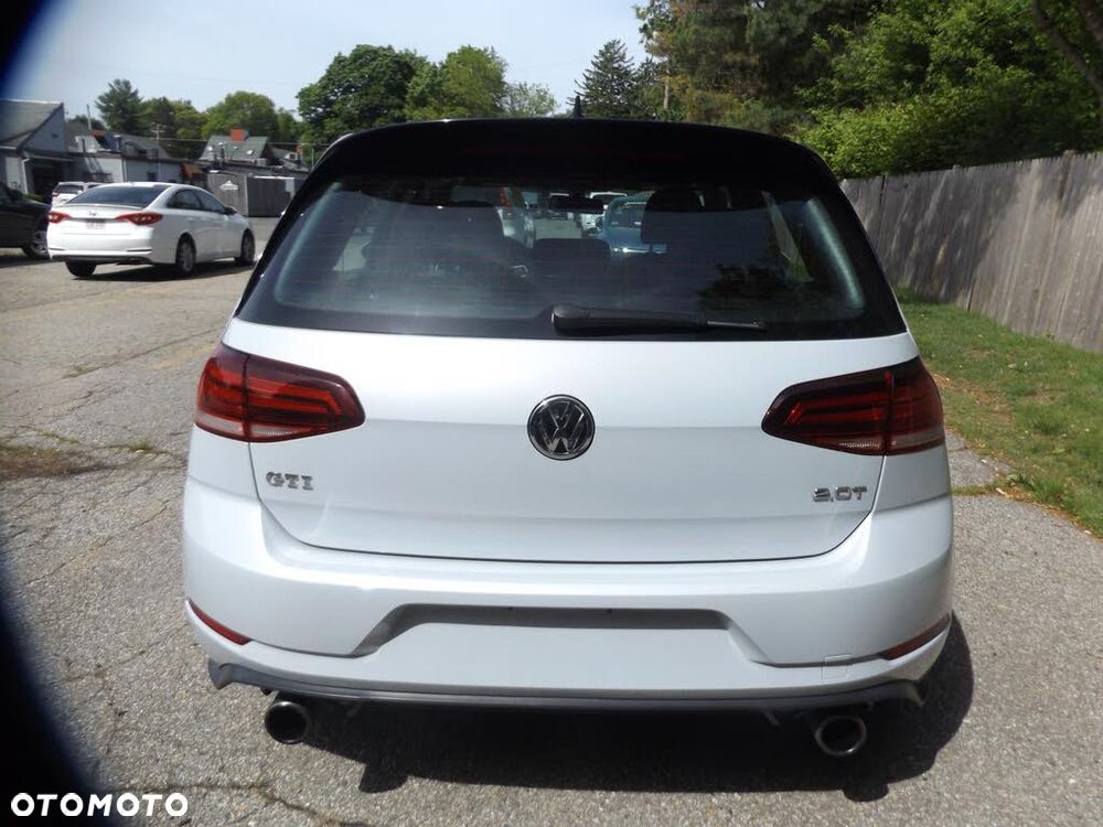 Volkswagen Golf - 9