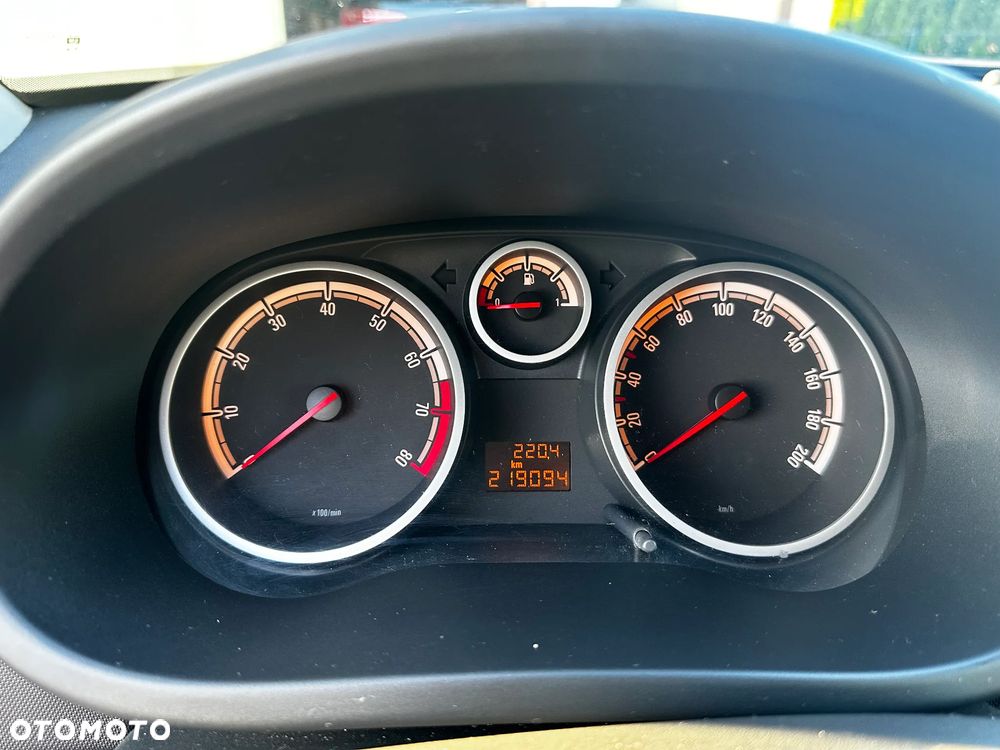 Opel Corsa 1.4 16V - 8
