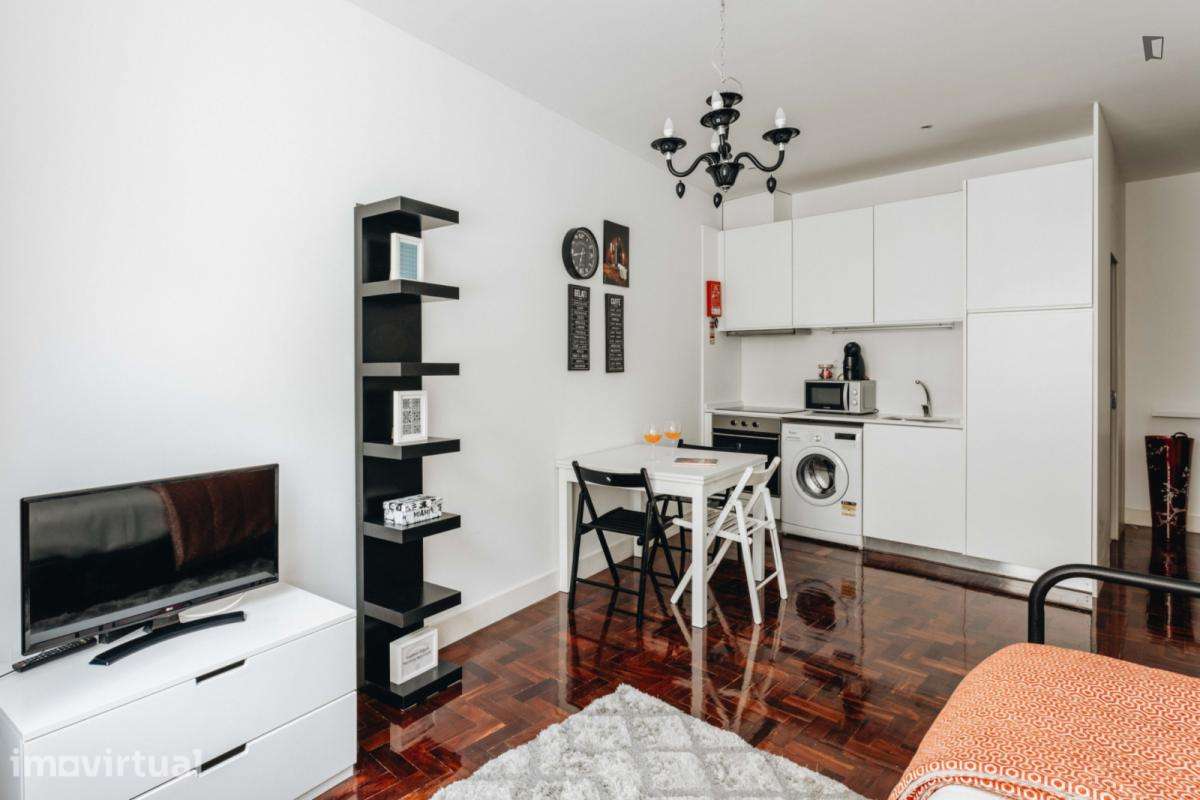 Apartamento com 1 quartos - localizado em Santo Ildefonso Porto - Grande imagem: 2/9
