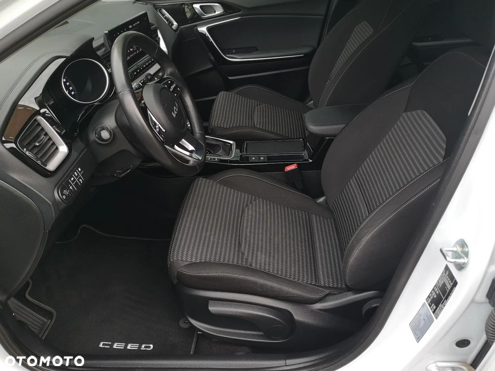 Kia Ceed 1.6 GDI PHEV Business Line DCT - 23