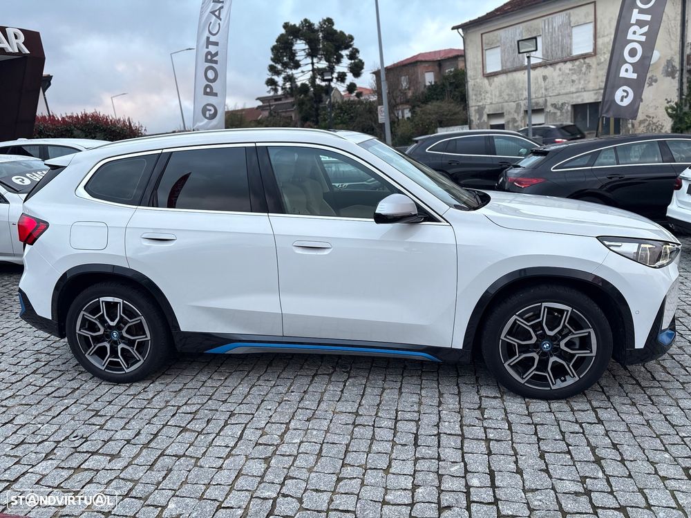 BMW iX1 xDrive30 xLine - 17