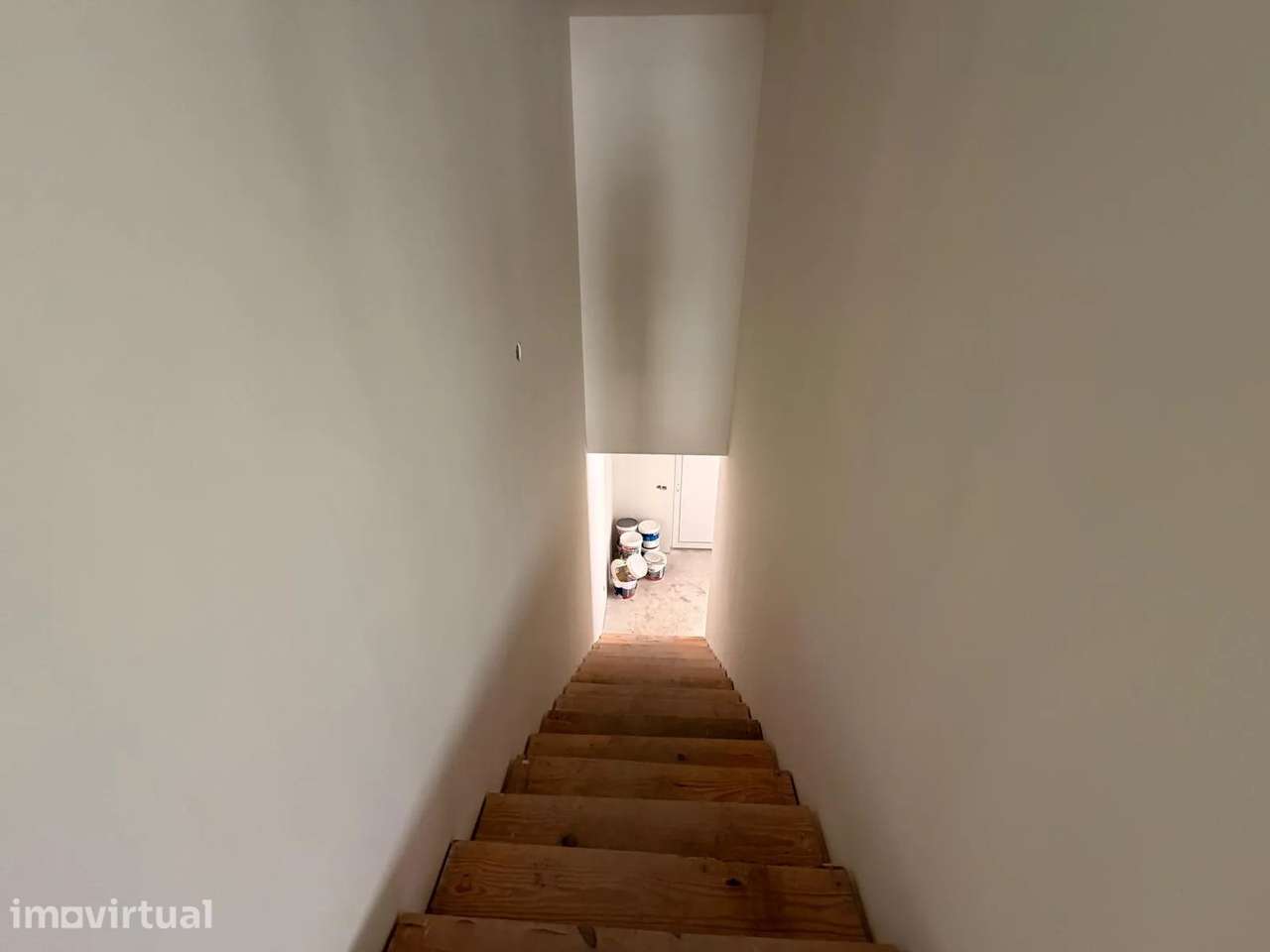 Moradia T3 de Arquitetura Moderna com Jardim e Garagem de 85 m² – Arco - Grande imagem: 5/27
