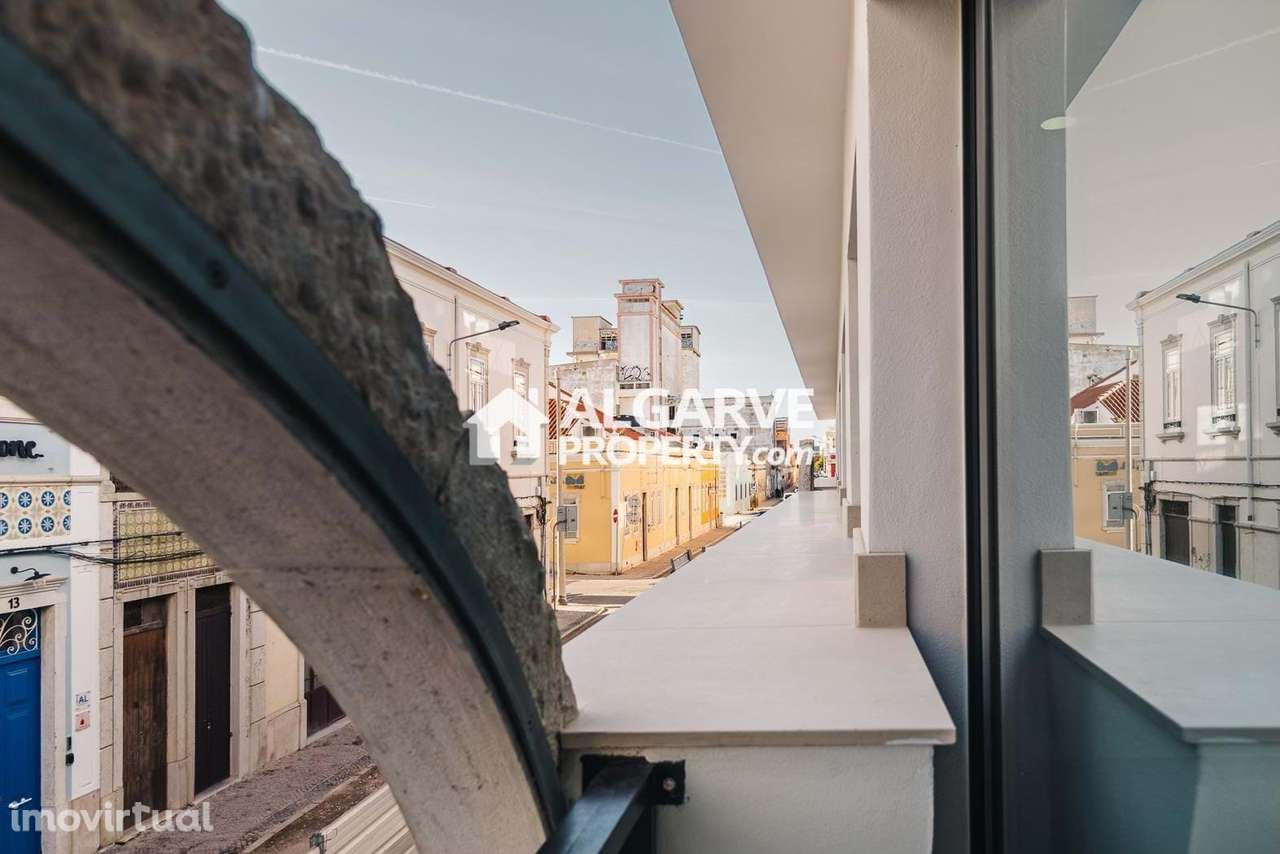 Moderno T2 no Centro de Faro com Garagem e Excelentes Acessos - Grande imagem: 2/34