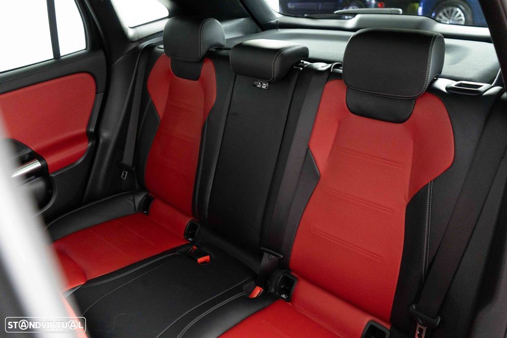 Mercedes-Benz GLA 250 e AMG Line — fotografia 35