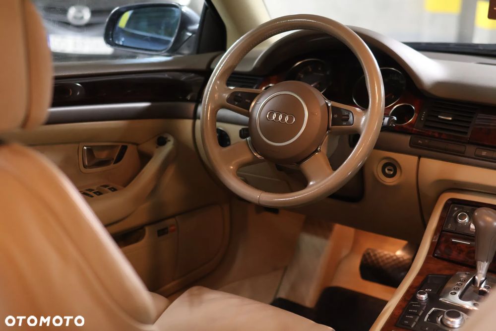 Audi A8 - 6
