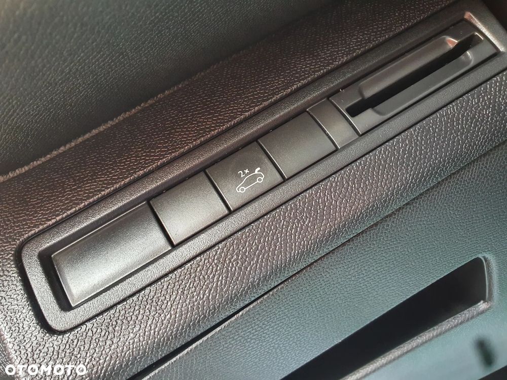 Peugeot 5008 BlueHDi 130 EAT8 Allure Pack - 25