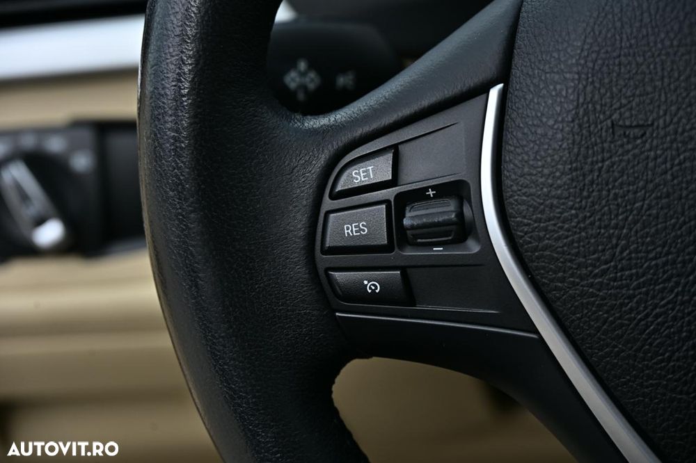 BMW Seria 3 320i Efficient Dynamics Edition - 22