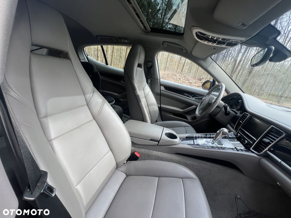 Porsche Panamera 4S PDK - 29