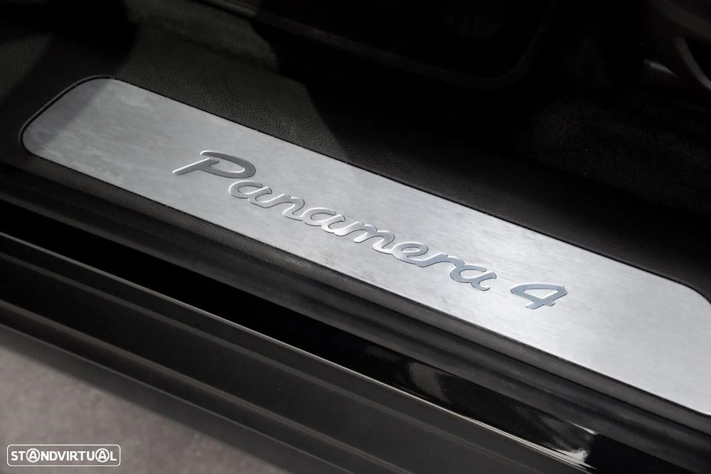 Porsche Panamera 4 E-Hybrid Platinum Edition - 12