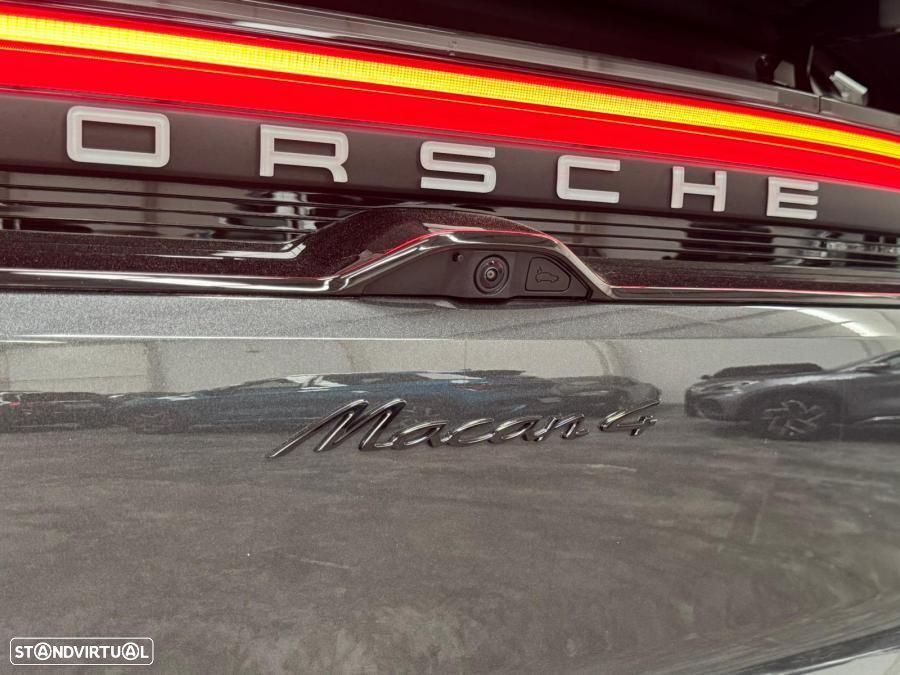 Porsche Macan Electric 4 - 19