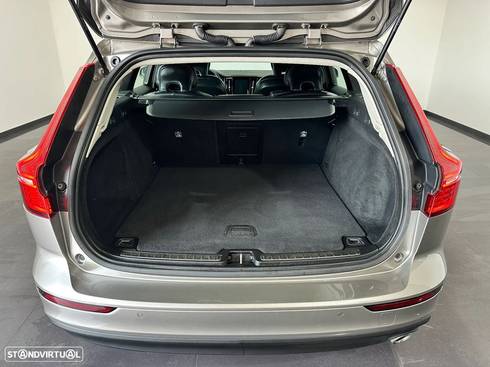 Volvo V60 2.0 D3 Momentum - 8