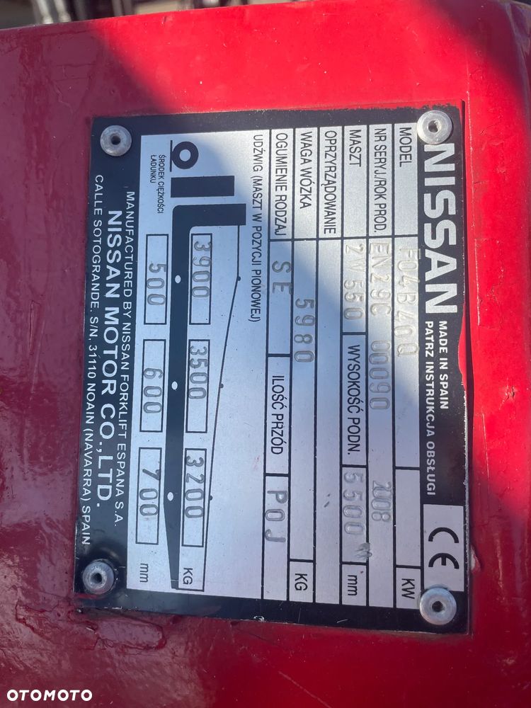 Nissan 40 ( F04 ) - 9