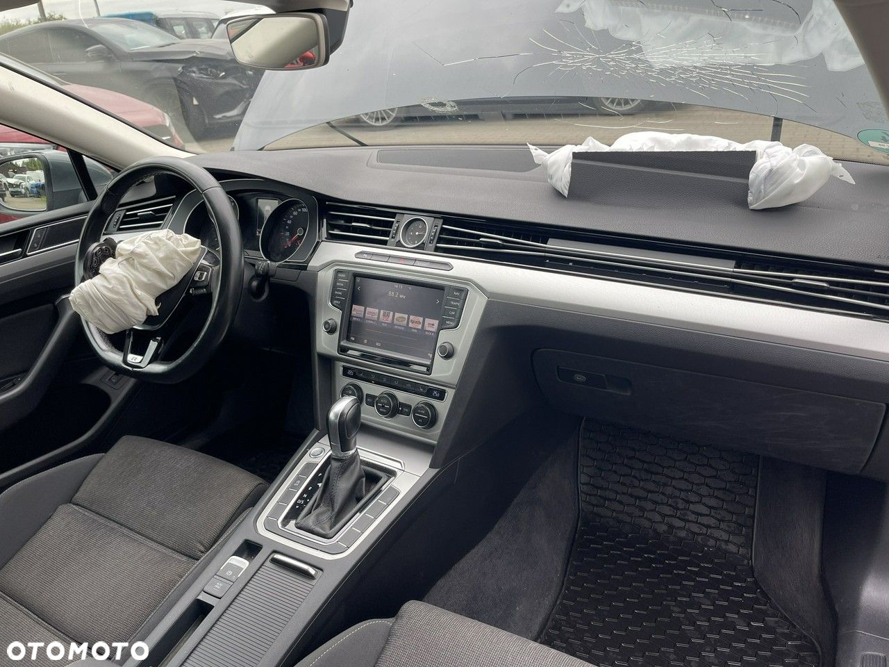 Volkswagen Passat Variant 2.0 TDI SCR DSG Comfortline - 9
