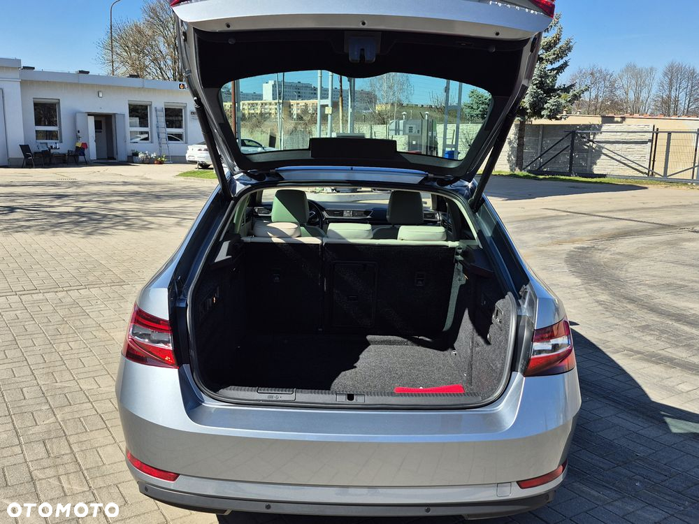 Skoda Superb 2.0 TDI L&K DSG - 14