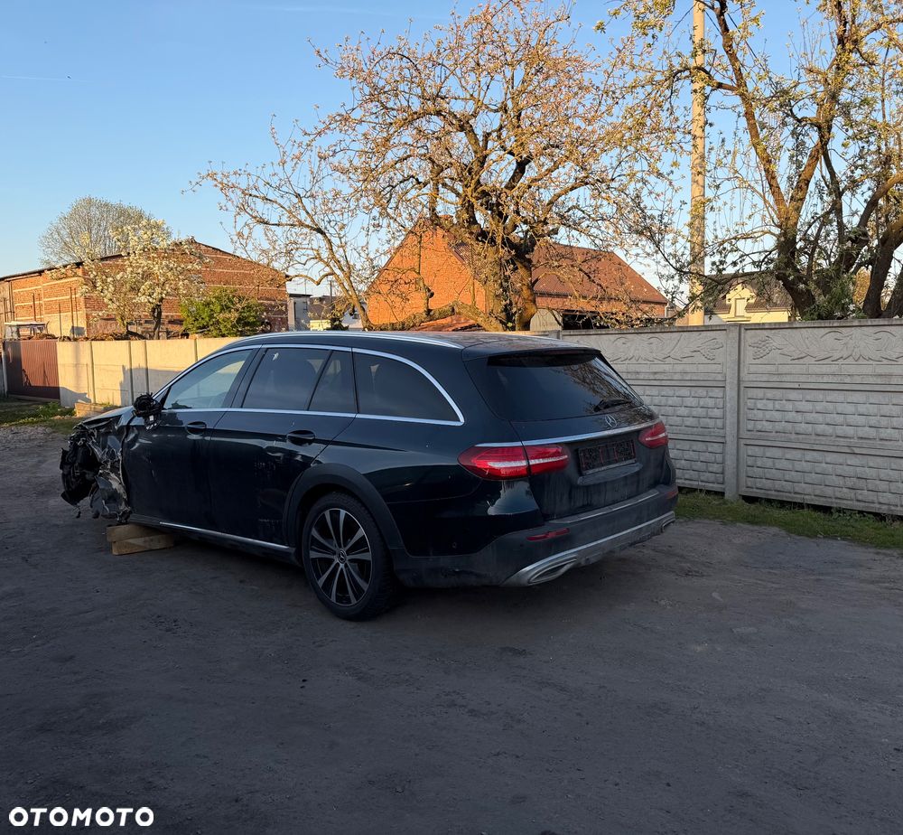 Mercedes-Benz Klasa E 220 d 4Matic All-Terrain 9G-TRONIC Avantgarde - 3