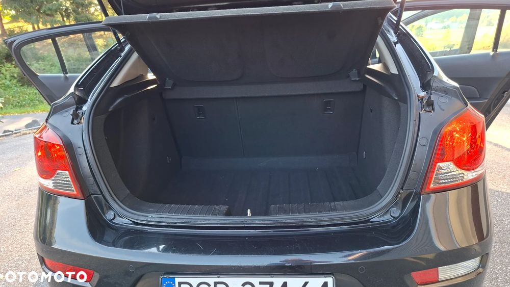 Chevrolet Cruze - 12