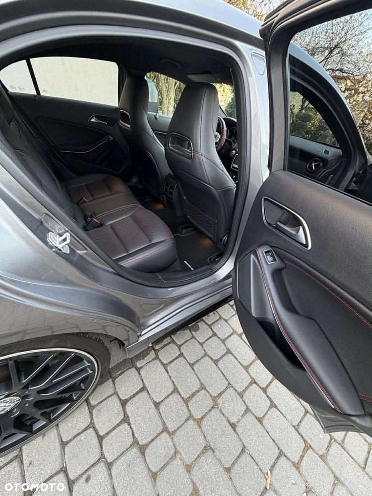 Mercedes-Benz Klasa A AMG 45 4Matic AMG Speedshift 7G-DCT - 13