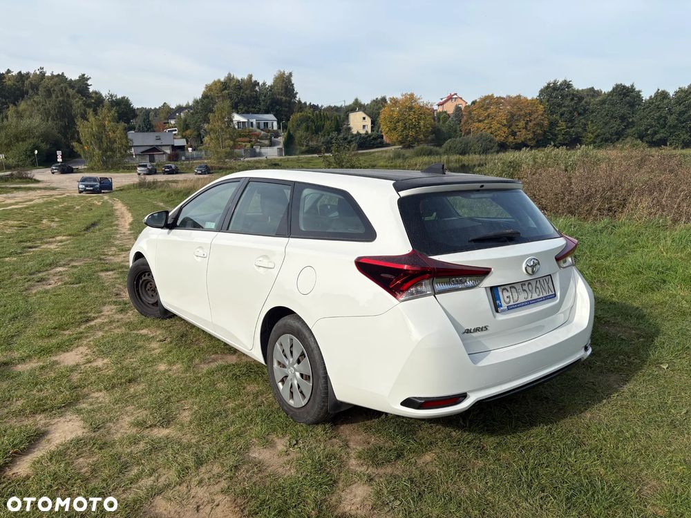 Toyota Auris - 16