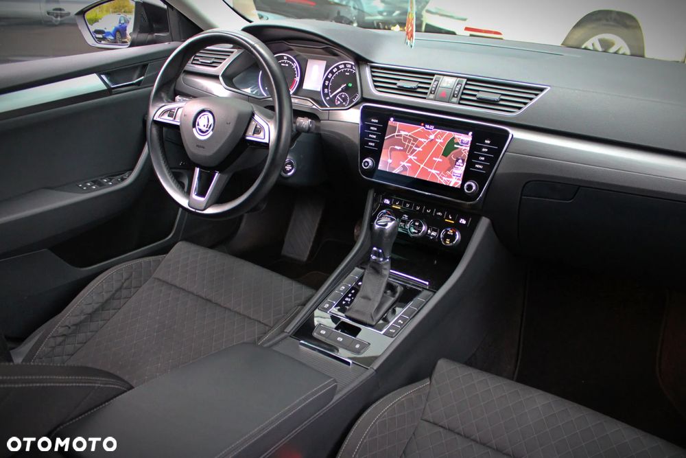 Skoda Superb 2019 photo 2