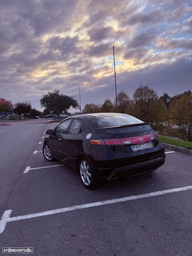 Honda Civic 1.8 Sport - 3