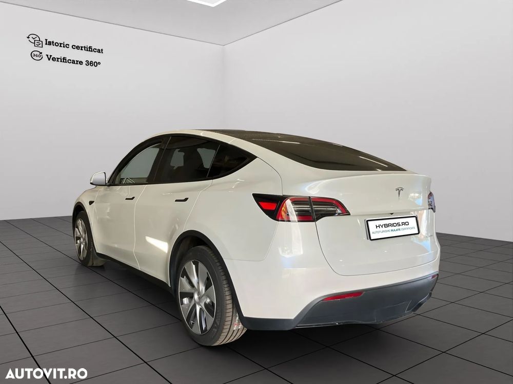 Tesla Model Y Long Range Dual Motor AWD - 4