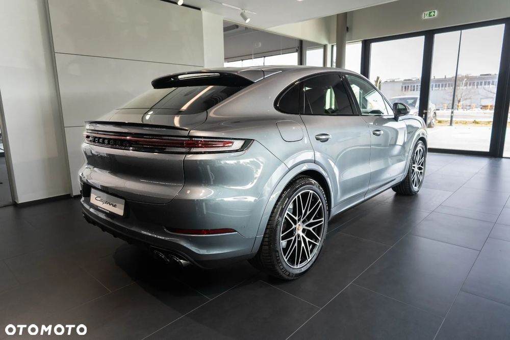 Porsche Cayenne E-Hybrid PHEV Black Edition - 4