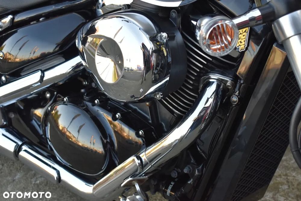 Suzuki Intruder - 39