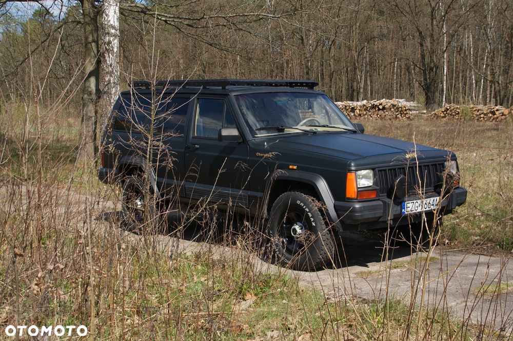 Jeep Cherokee - 1