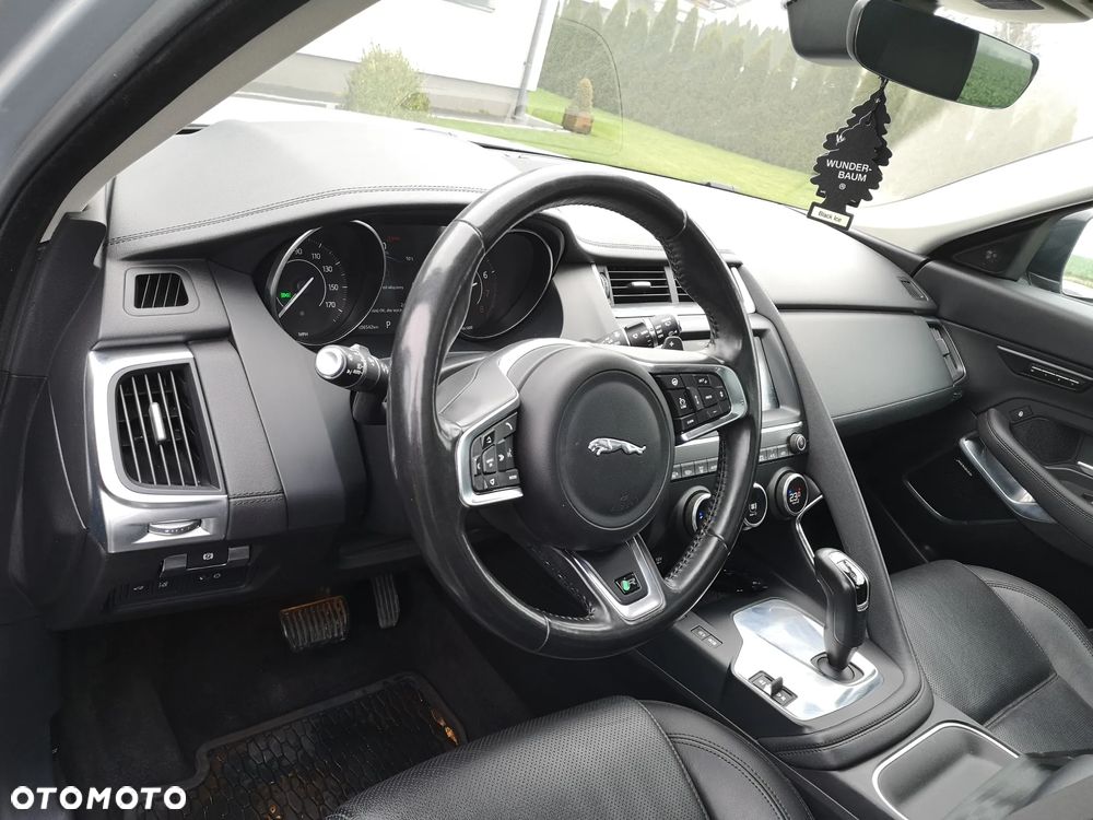 Jaguar E-Pace P250 AWD R-Dynamic SE - 9