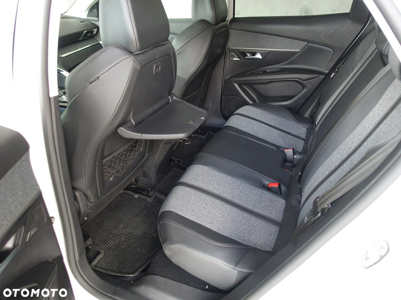 Peugeot 3008 - 16