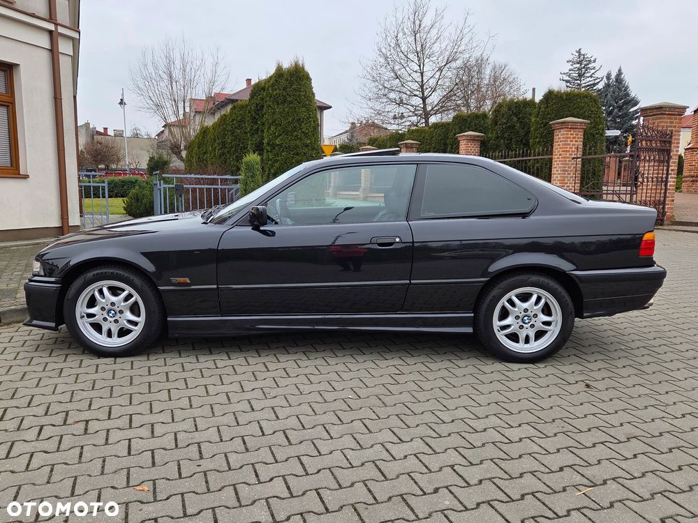 BMW Seria 3 323i - 7