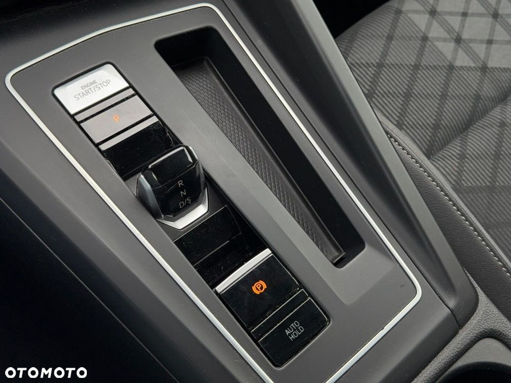 Volkswagen Golf - 26